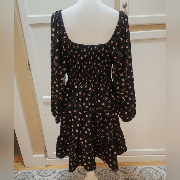 Celebrity Pink Floral Black Dress NWT - Picture 7 of 14